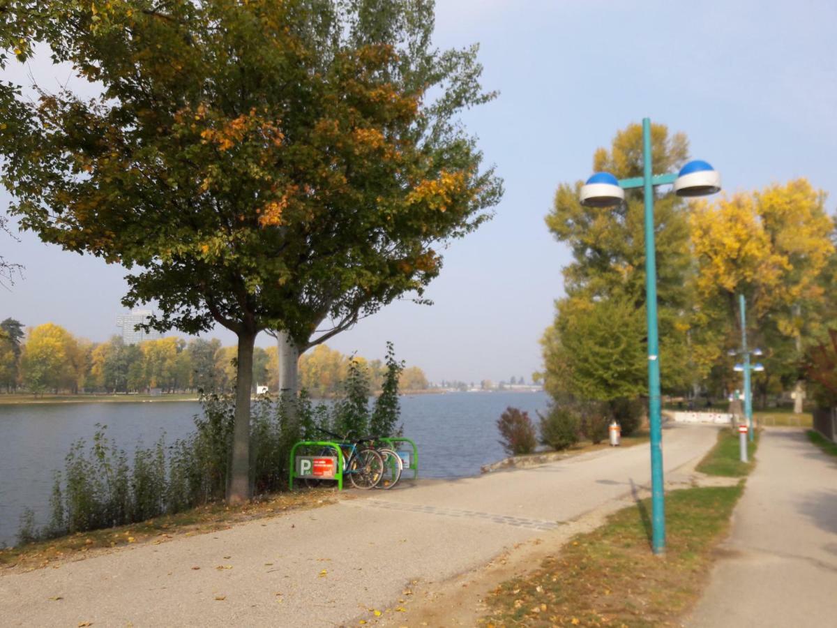 Bungalow At Lake Alte Donau Відень Екстер'єр фото